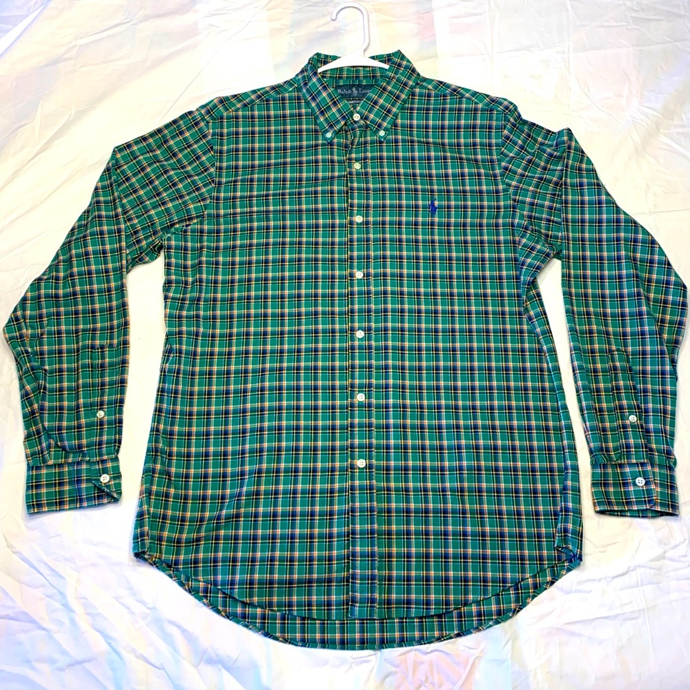 Ralph Lauren men’s custom fit long sleeve dress shirt.